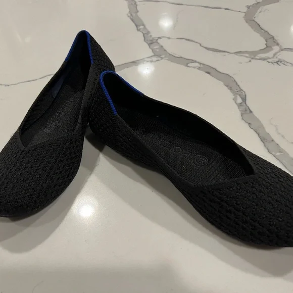 Rothy’s 6.5 Solid Black Flat with Honeycomb or waffle weave design - Picture 3 of 11